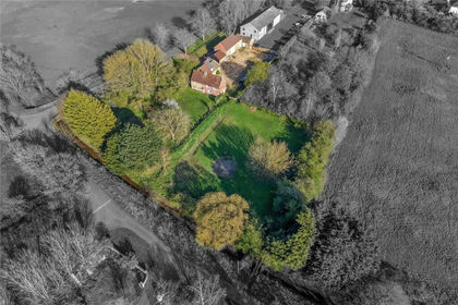 1.3 acres of Farmhouse for sale in Fenstanton