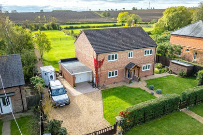 1 acres of Land for sale in Bitchfield and Bassingthorpe