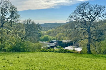 7 acres of House with Land for sale in Llanfair-ar-y-bryn