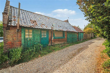 Barn Conversion for sale in Swainsthorpe