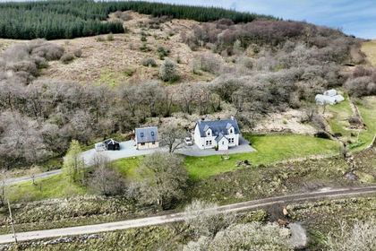 4 acres of House with Land for sale in Argyll, Bute and South Lochaber
