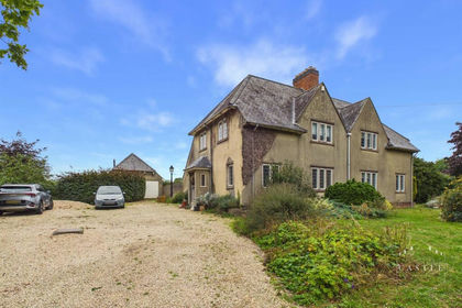 3 acres of House with Land for sale in Aston Flamville