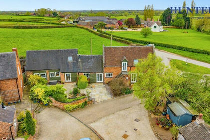 Barn Conversion for sale in Hamstall Ridware