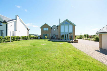3.2 acres of House with Land for sale in East Kilbride and Strathaven