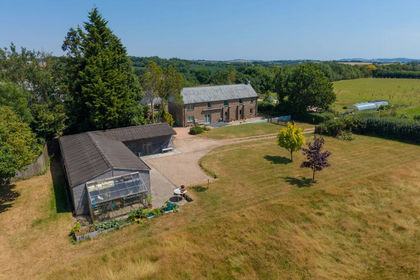8 acres of House with Land for sale in Woolfardisworthy