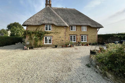 Cottage for sale in Derry Hill & Studley