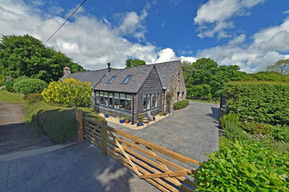 1.4 acres of Cottage for sale in Cilcain