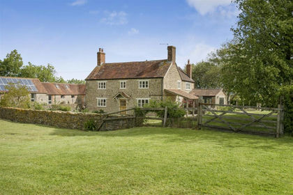 26.3 acres of Farmhouse for sale in Horsington