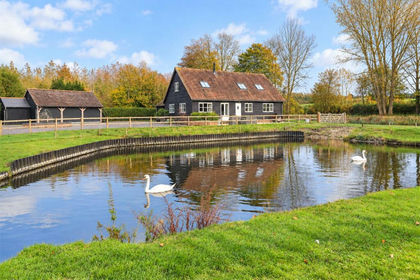 16 acres of Smallholding for sale in Longparish