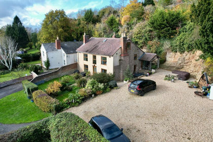 1.5 acres of Country Home for sale in Weston Beggard