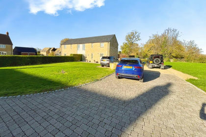 Land for sale in Latton