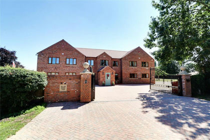 1.2 acres of Land for sale in Crowle and Ealand