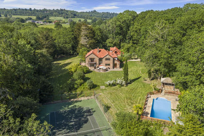 1.9 acres of House with Land for sale in Sevenoaks Weald