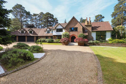 1.1 acres of House with Land for sale in Runnymede and Weybridge