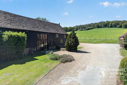 1 acre of Barn Conversion for sale in Hughenden