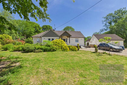 1.5 acres of House with Land for sale in Sedlescombe