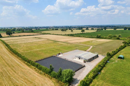 13.9 acres of Equestrian property for sale in Coulston