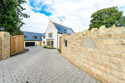 1.1 acres of House with Land for sale in Collingham