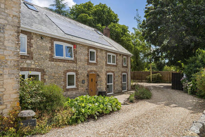 Barn Conversion for sale in Charminster