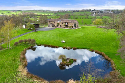 11 acres of House with Land for sale in Earby