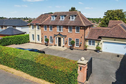 1.1 acres of House with Land for sale in Broxtowe