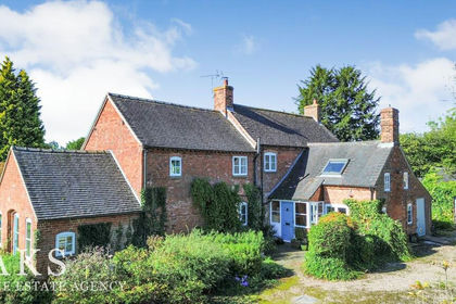 4.1 acres of Farmhouse for sale in Boylestone