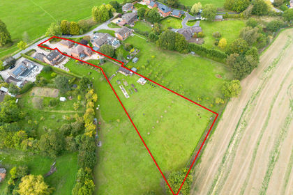 1.1 acres of House with Land for sale in Lower Broadheath