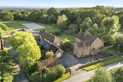 22 acres of House with Land for sale in Chiddingly