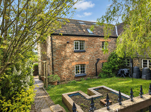 1.5 acres of Cottage for sale in Bridgwater