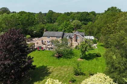 6.9 acres of Farmhouse for sale in Aston Ingham