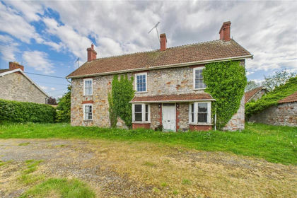2.5 acres of Farmhouse for sale in Churchill