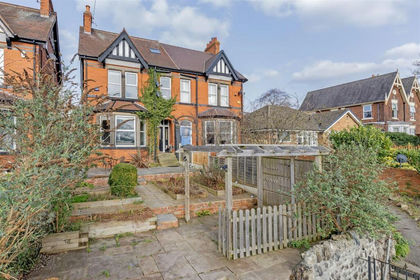 Land for sale in Chesterfield