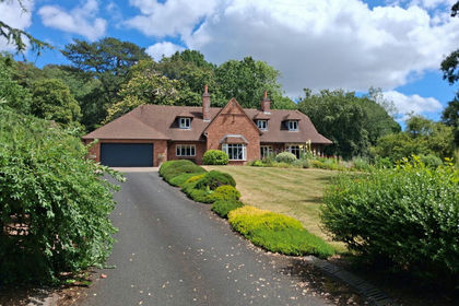 2 acres of House with Land for sale in Ledbury