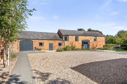 Barn Conversion for sale in Clipston
