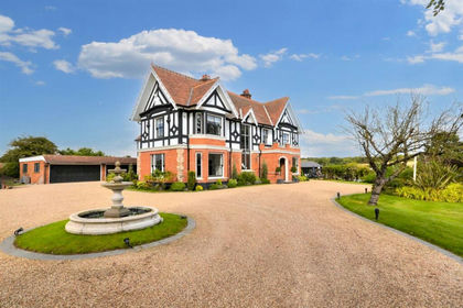 1.6 acres of Country Home for sale in Brentwood and Ongar
