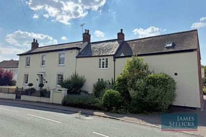 4 acres of Farmhouse for sale in Peatling Magna