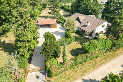 1 acre of House with Land for sale in Beckley and Stowood