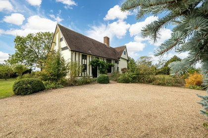 4.8 acres of Estate for sale in Mickfield