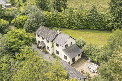 1 acre of Cottage for sale in Walford