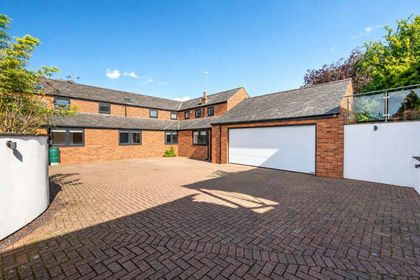 Barn Conversion for sale in Brixworth