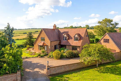 3 acres of House with Land for sale in Candlesby with Gunby