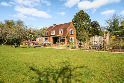 1.5 acres of House with Land for sale in Orpington