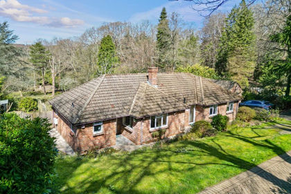 1 acre of House with Land for sale in Heathfield and Waldron