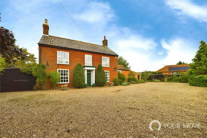 3.5 acres of Farmhouse for sale in Henstead with Hulver Street