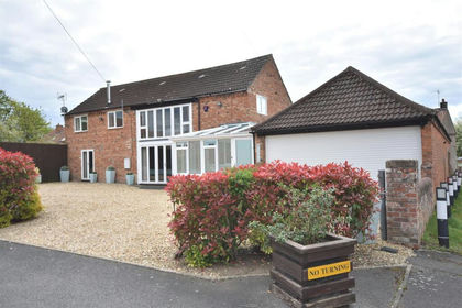 Barn Conversion for sale in Long Bennington