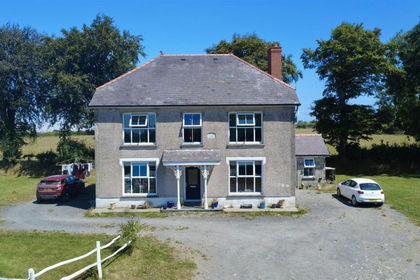 80 acres of Smallholding for sale in Llandysiliogogo
