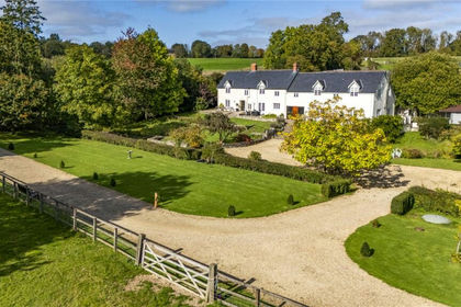 6 acres of Farmhouse for sale in Stawley