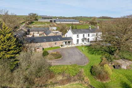 19.5 acres of Farmhouse for sale in Clawton