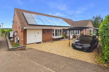 1.5 acres of House with Land for sale in Marham