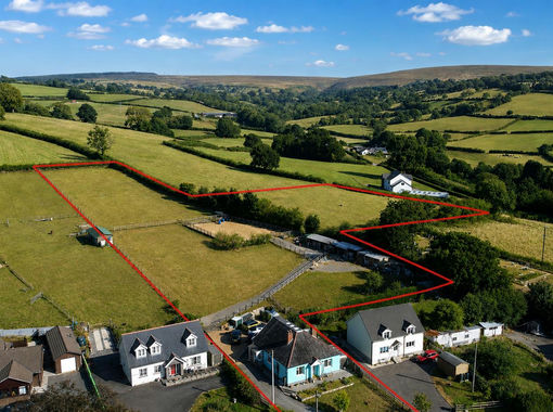 3.1 acres of Smallholding for sale in Llanybydder